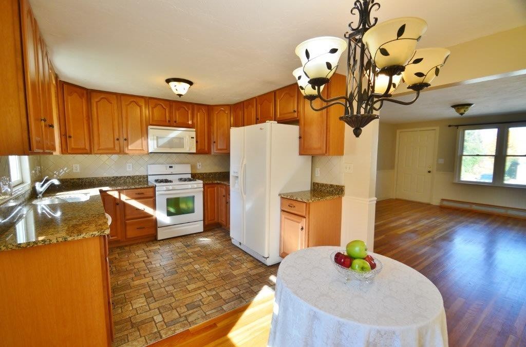 76 Porter Road Marlborough, MA 01752 - Photo 3 of 27 Gallery Image 3