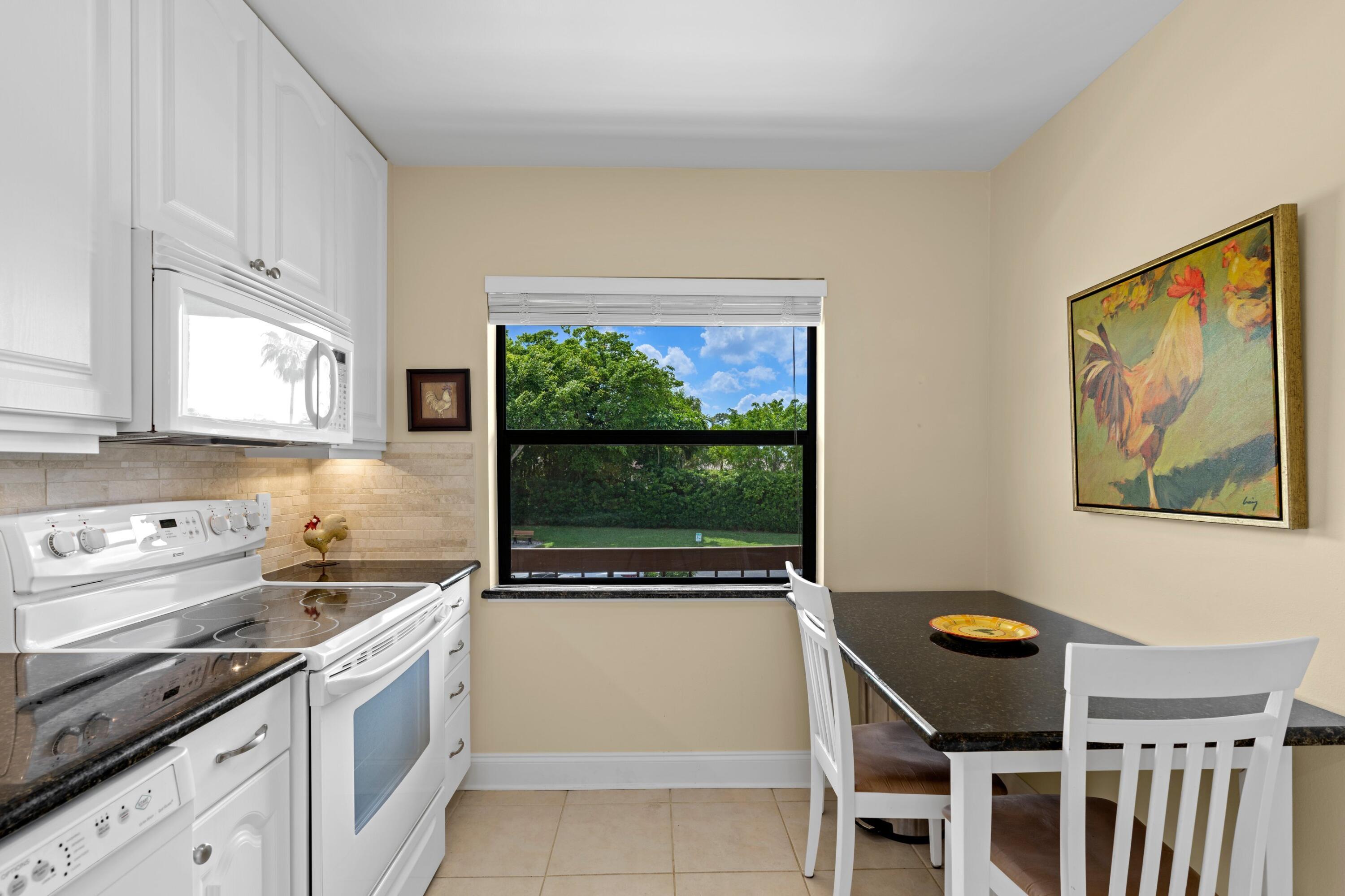 21757 Arriba Real, Unit 30H Boca Raton, FL 33433 - Photo 7 of 26 Eat-In Kitchen