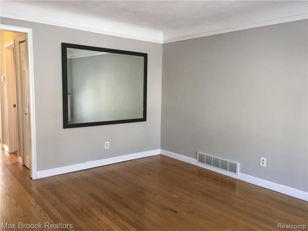 3084 Wakefield Road Berkley, MI 48072 - Photo 9 of 19