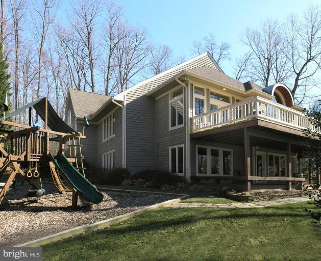 1602 North Village Road Reston, VA 20194 - Photo 2 of 30 Exterior (Rear)