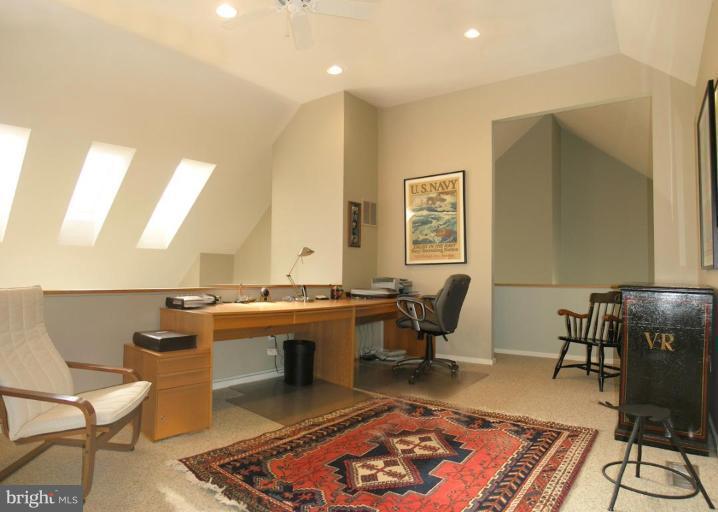 1602 North Village Road Reston, VA 20194 - Photo 18 of 30 Loft
