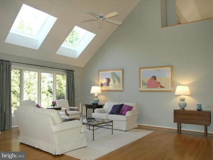 1602 North Village Road Reston, VA 20194 - Photo 28 of 30 Living Room #2