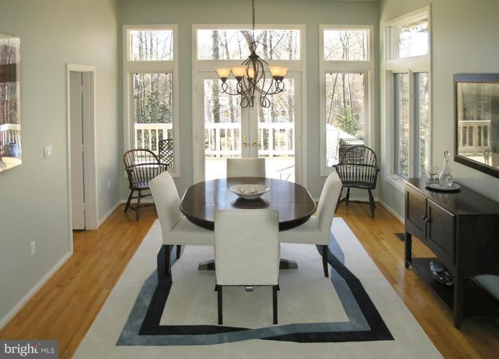 1602 North Village Road Reston, VA 20194 - Photo 4 of 30 Dining Room