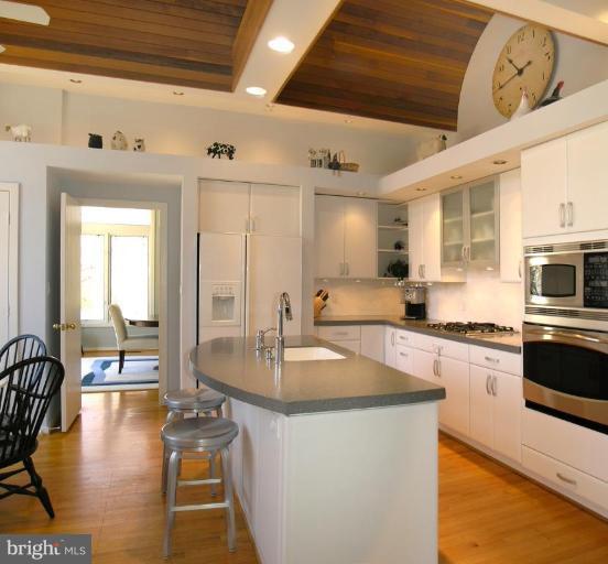 1602 North Village Road Reston, VA 20194 - Photo 10 of 30 Kitchen