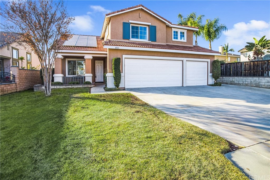 Here's your chance to have a home with a nice little porch, grassy lawn and accent tree that's perfect for those Christmas lights for years to come.