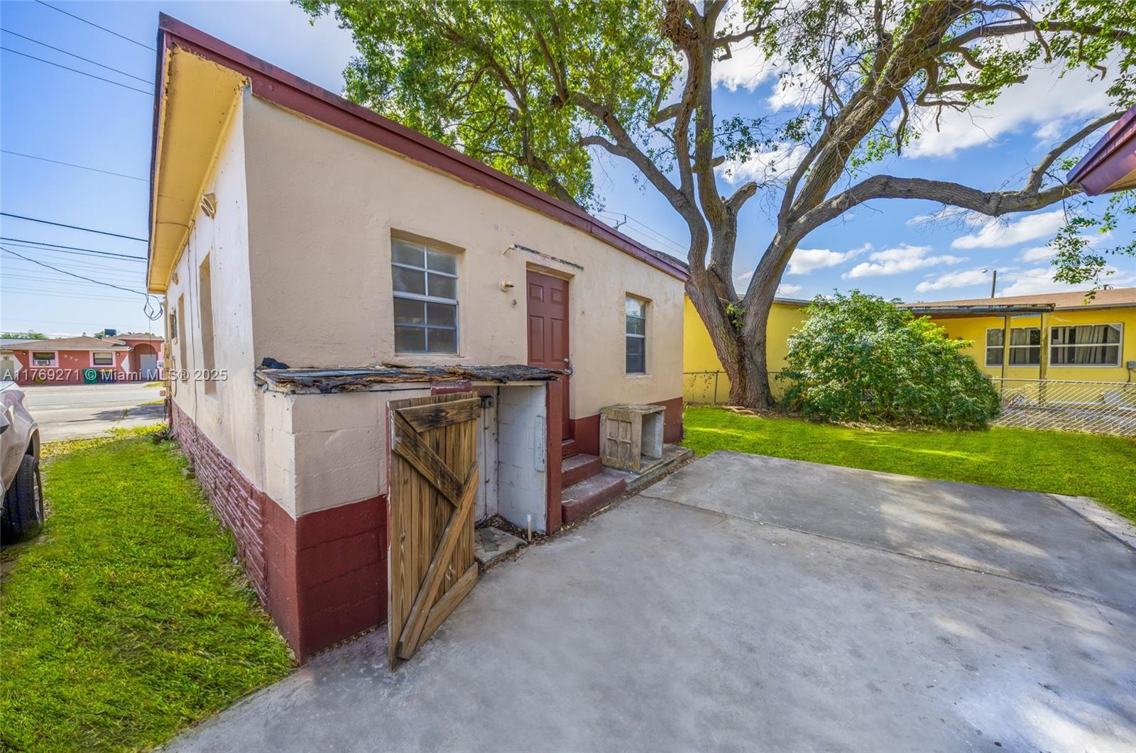 414 Phippen Waiters Road Dania Beach, FL 33004 - Photo 5 of 7