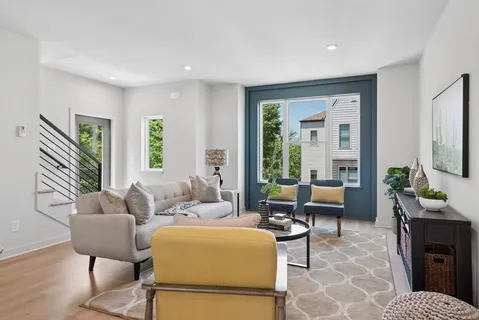 $499,900 | 344 East Village Lane, Nashville, TN 37216