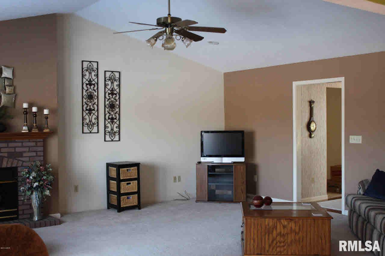 1802 Calico Road Marion, IL 62959 - Photo 7 of 19
