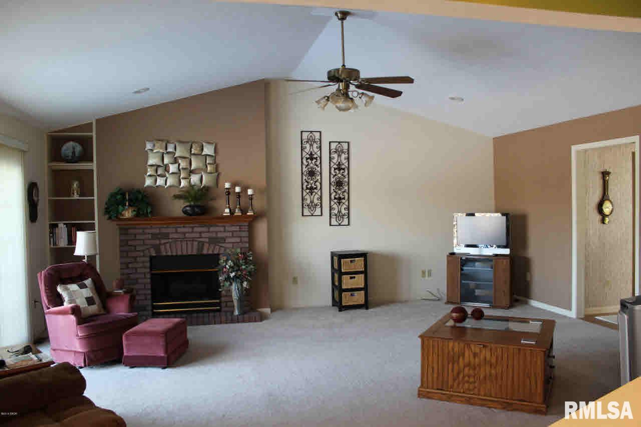 1802 Calico Road Marion, IL 62959 - Photo 8 of 19