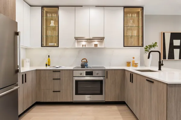 $1,250,000 | 25-23 Newtown Avenue, Unit 2D | Astoria