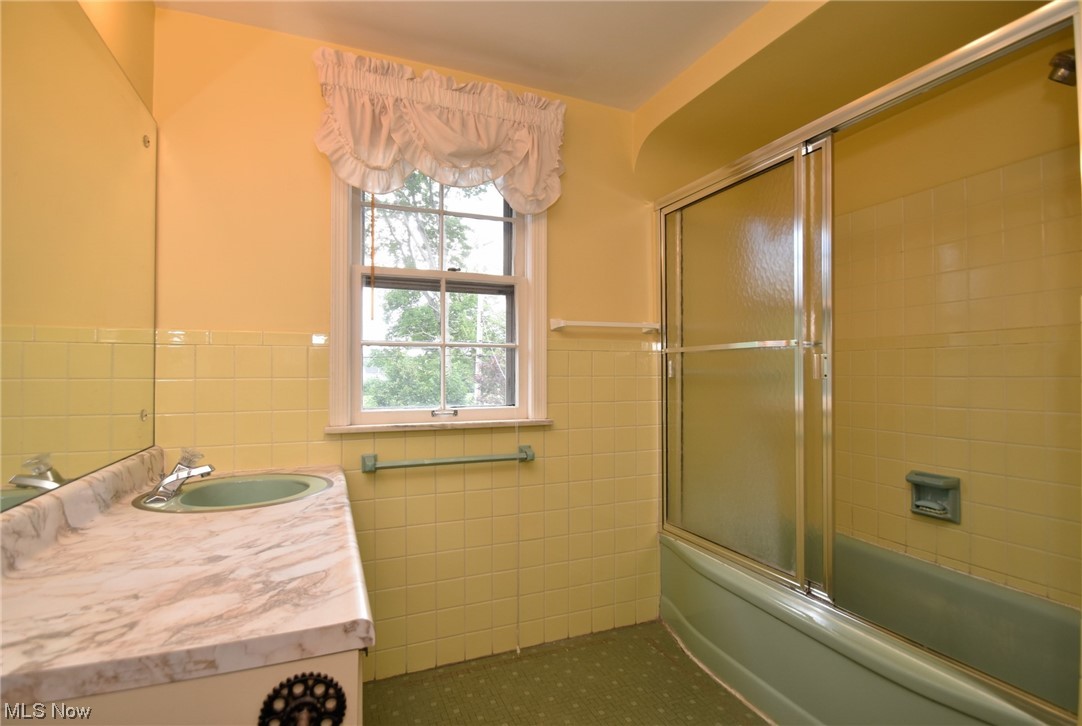 3905 Faversham Road Cleveland, OH 44118 - Photo 25 of 28 Gallery Image 25