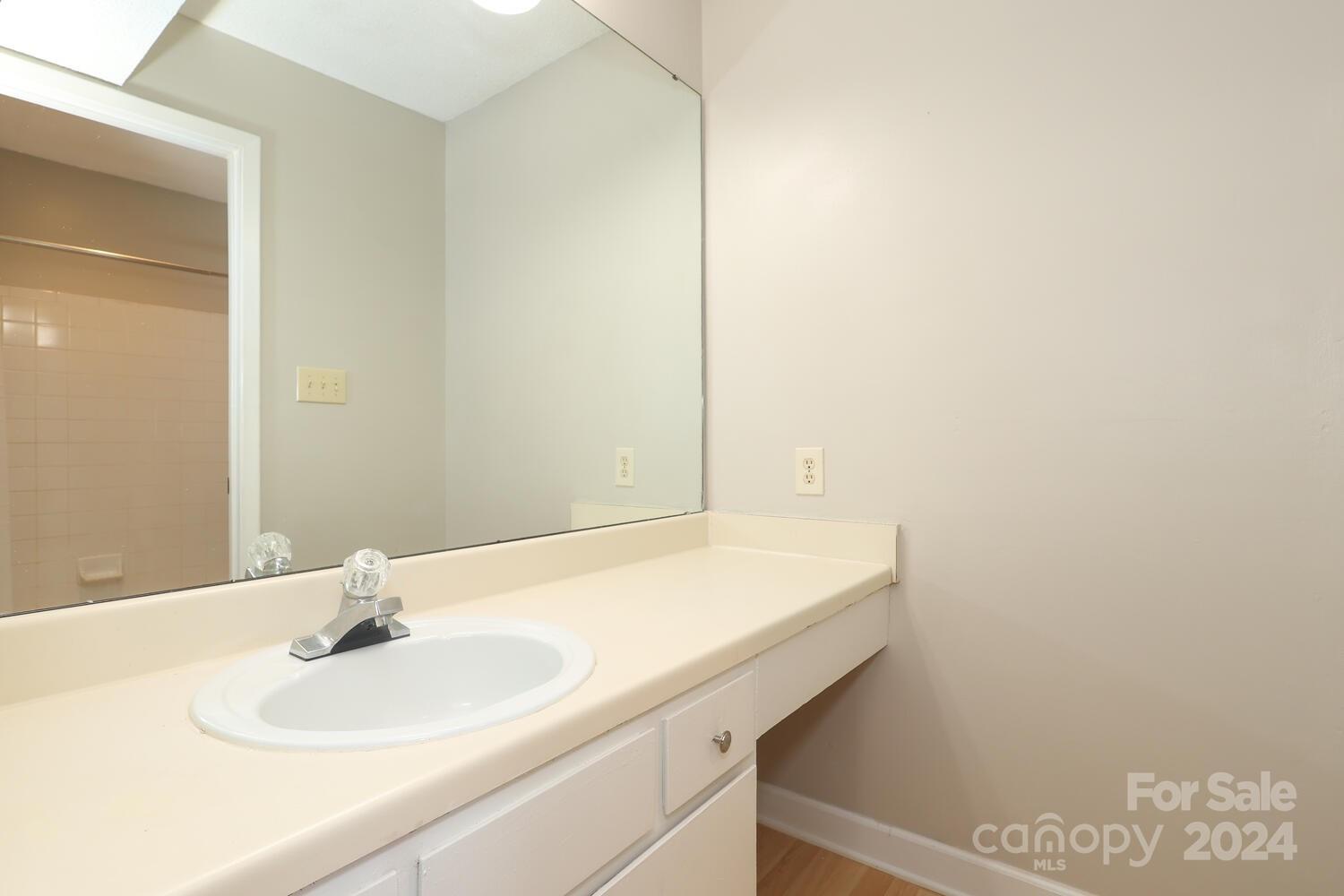 4906 Sardis Road, Unit C Charlotte, NC 28270 - Photo 13 of 23 Gallery Image 13
