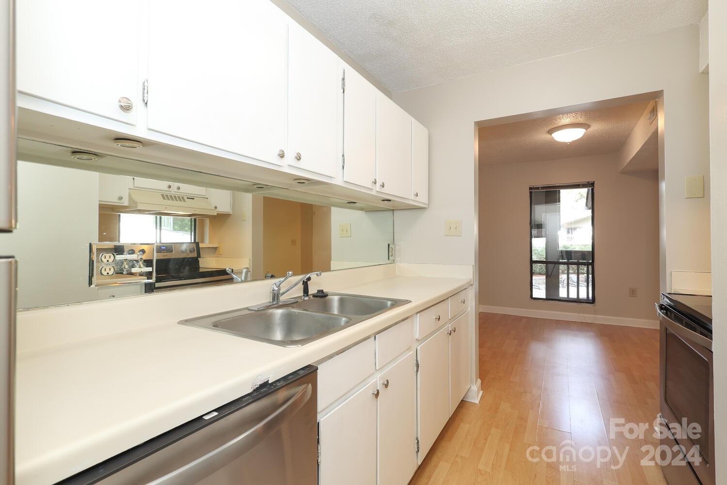 4906 Sardis Road, Unit C Charlotte, NC 28270 - Photo 9 of 23 Gallery Image 9