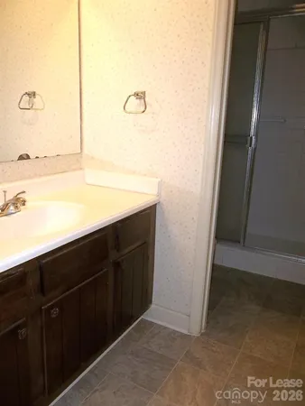 $1,675 | 2141 Selwyn Avenue, Unit 103, Charlotte, NC 28207