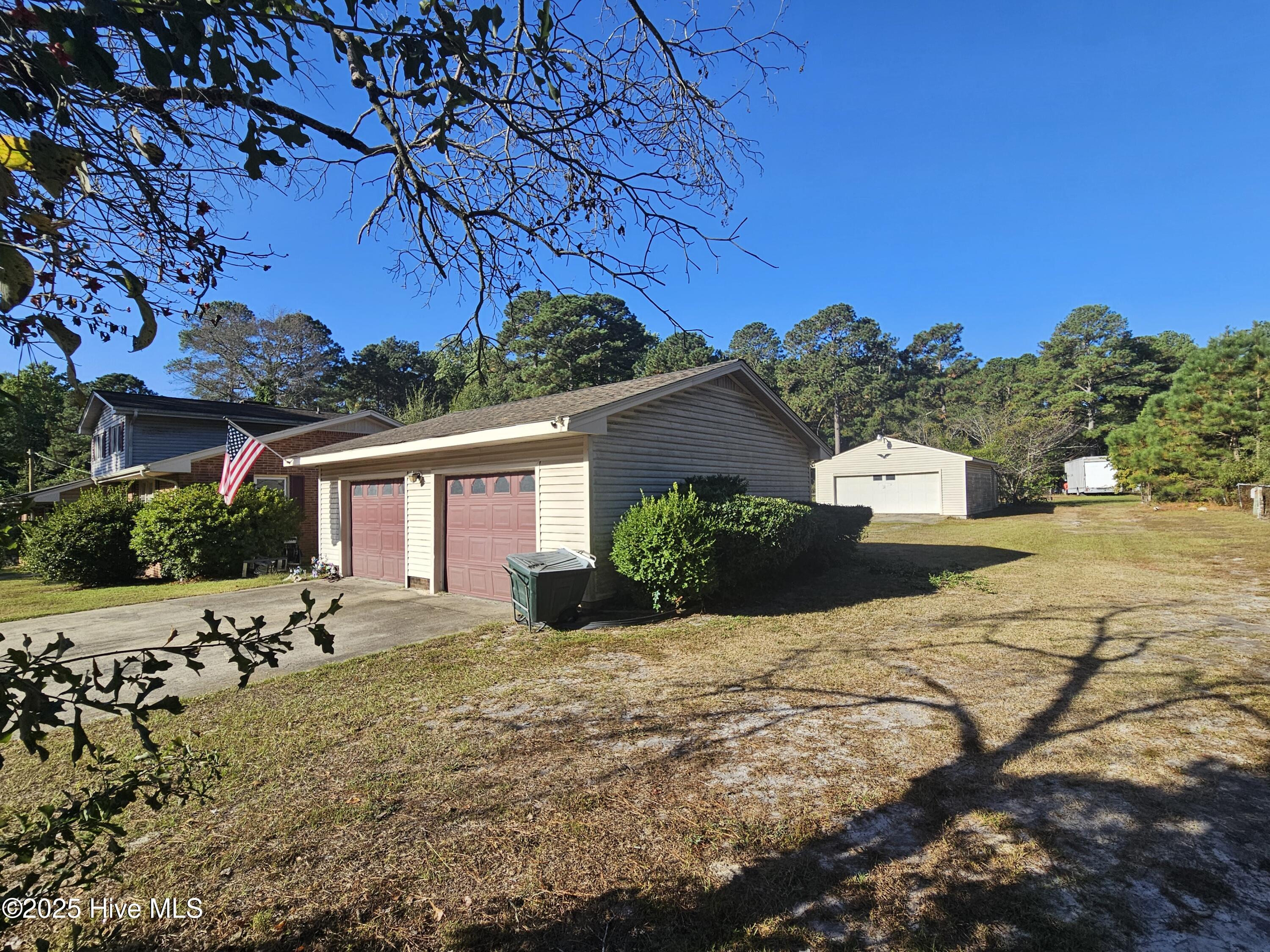 707 Ridge Drive Goldsboro, NC 27530 - Photo 2 of 5 Attached and detached garages