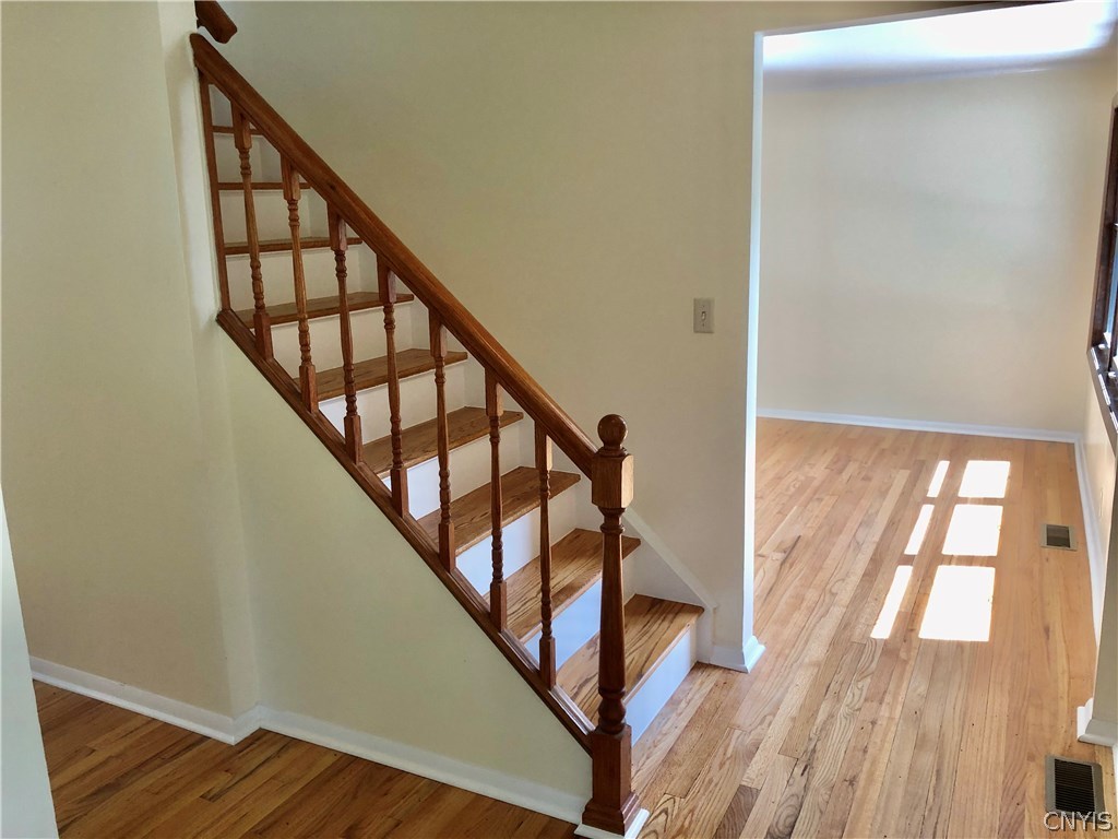 21 Cardinal Path Liverpool, NY 13090 - Photo 2 of 28 Gallery Image 2