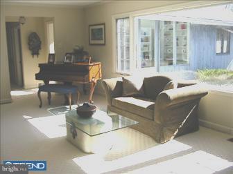 620 Plymouth Road Ambler, PA 19002 - Photo 2 of 6 Living Room