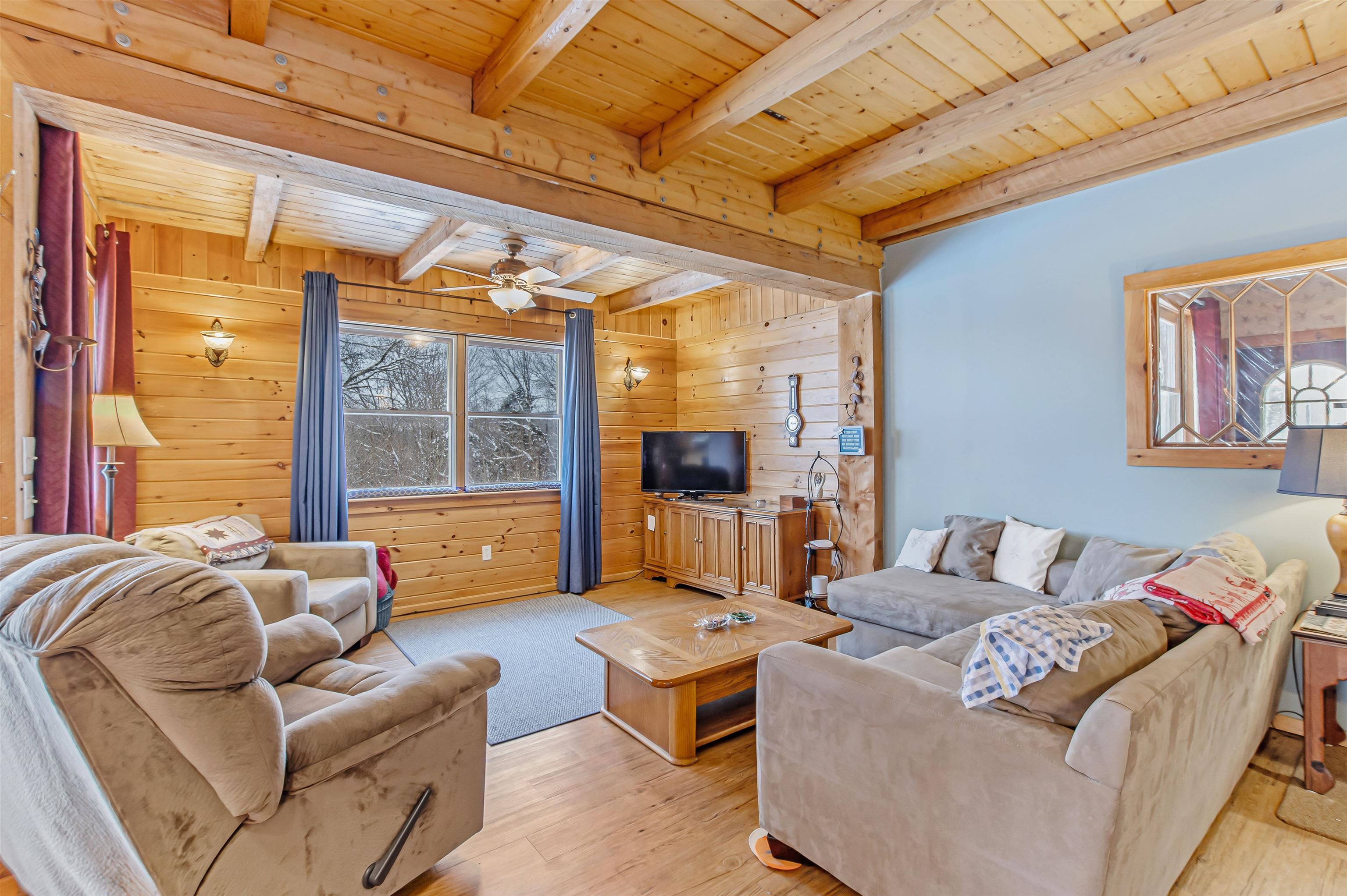 136 Spring Road Pittsburg, NH 03592 - Photo 5 of 35 Gallery Image 5