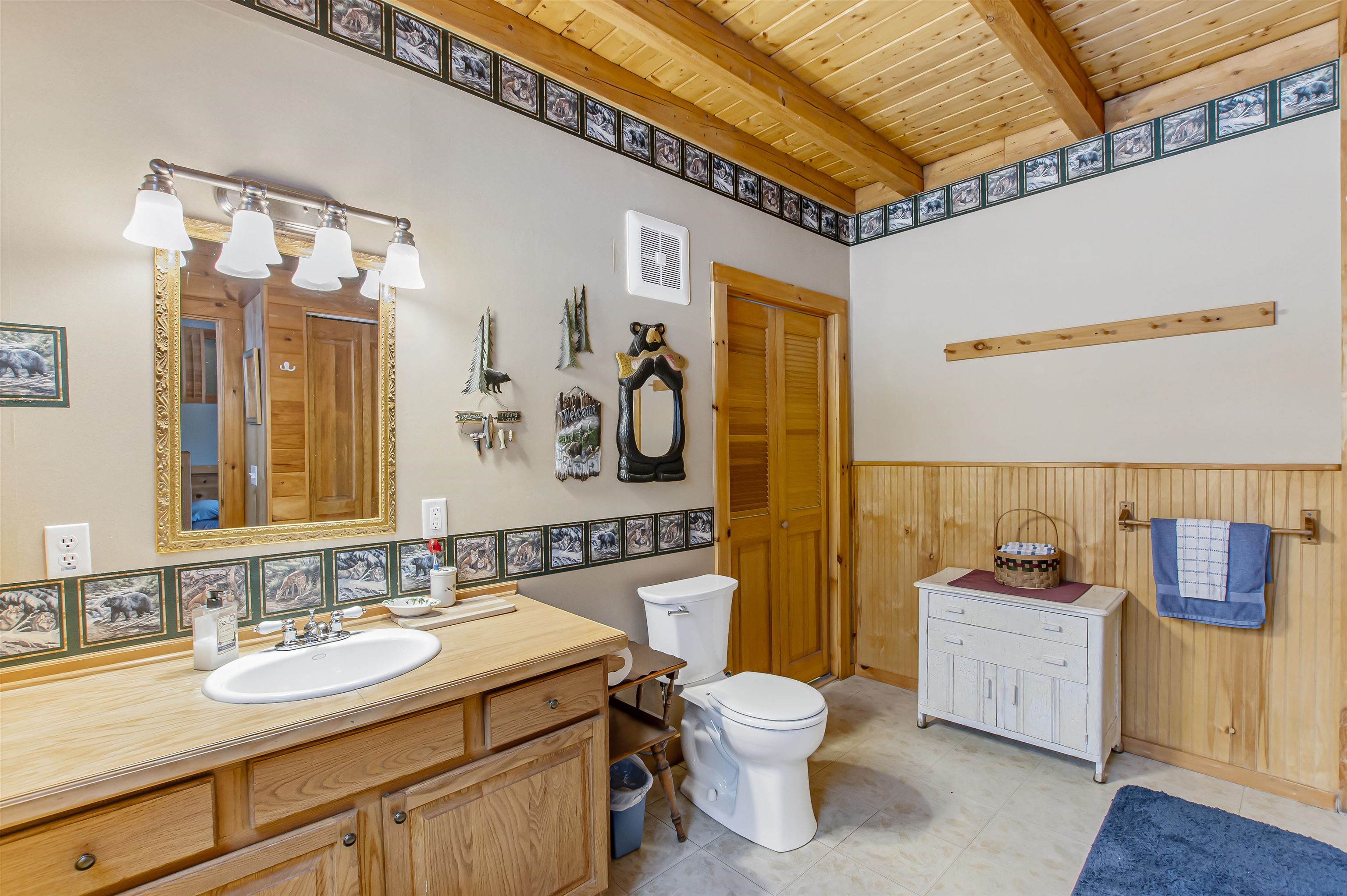 136 Spring Road Pittsburg, NH 03592 - Photo 9 of 35 Gallery Image 9