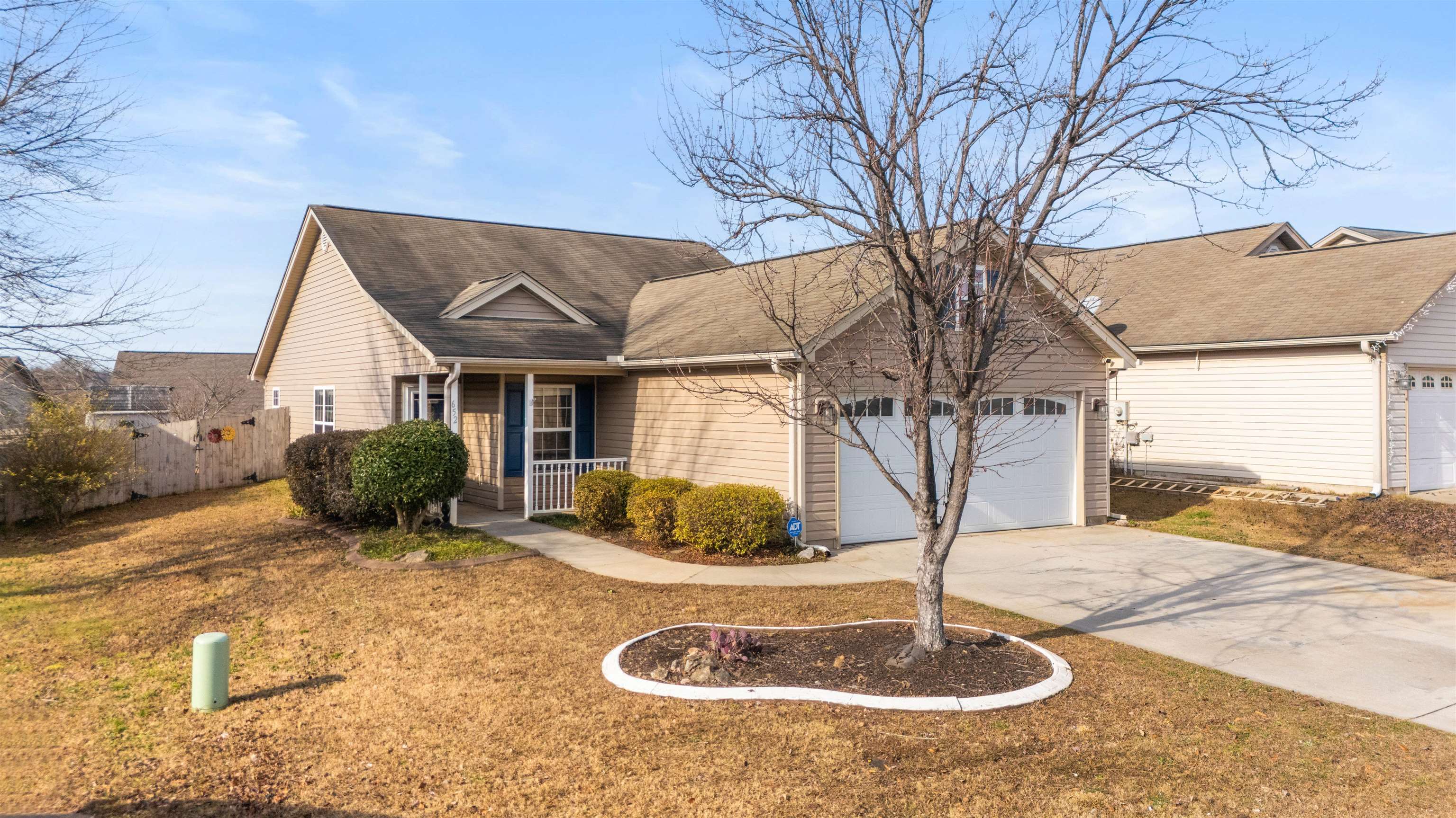 652 Clarion Court Boiling Springs, SC 29316 - Photo 2 of 28
