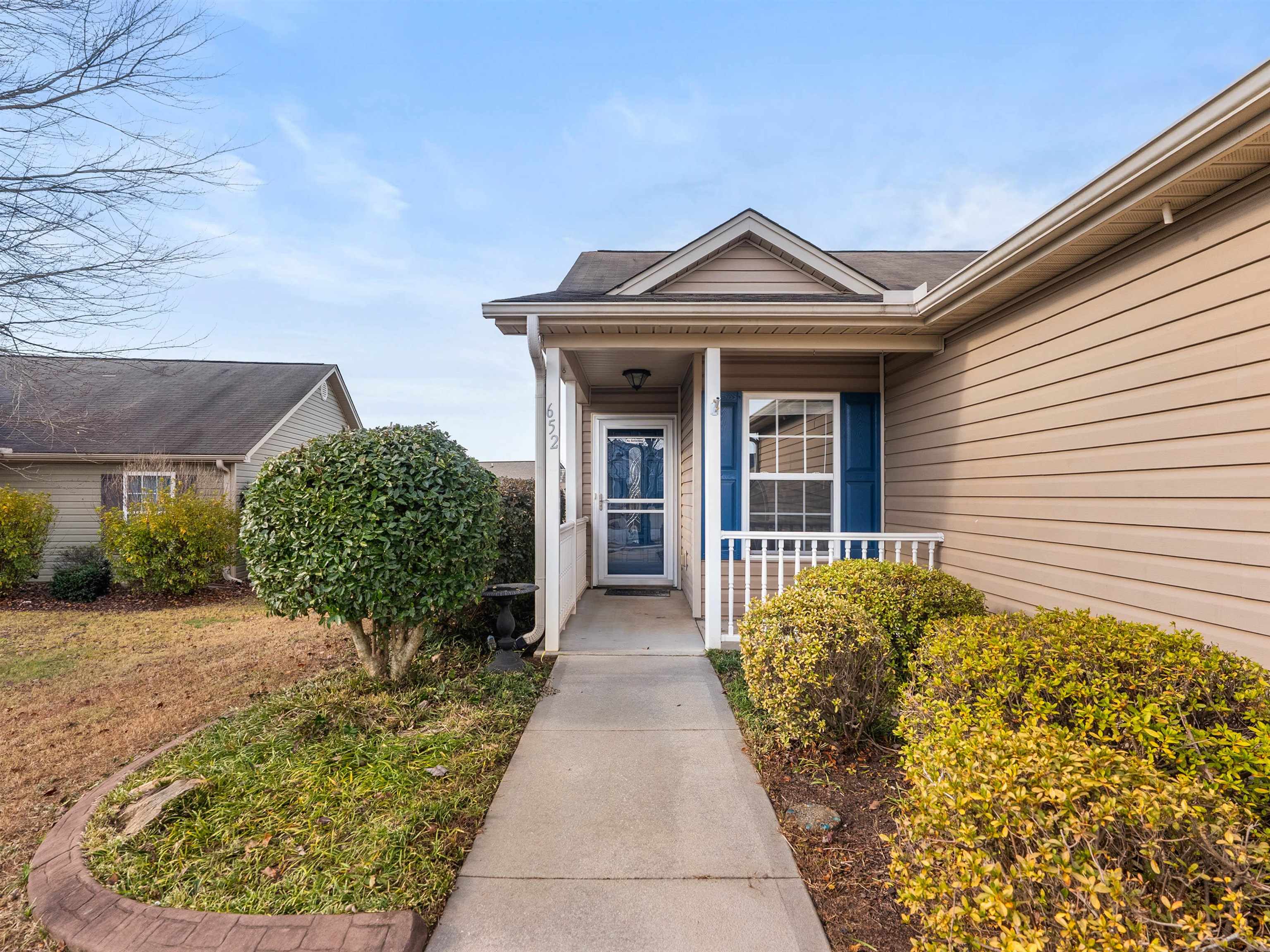 652 Clarion Court Boiling Springs, SC 29316 - Photo 3 of 28