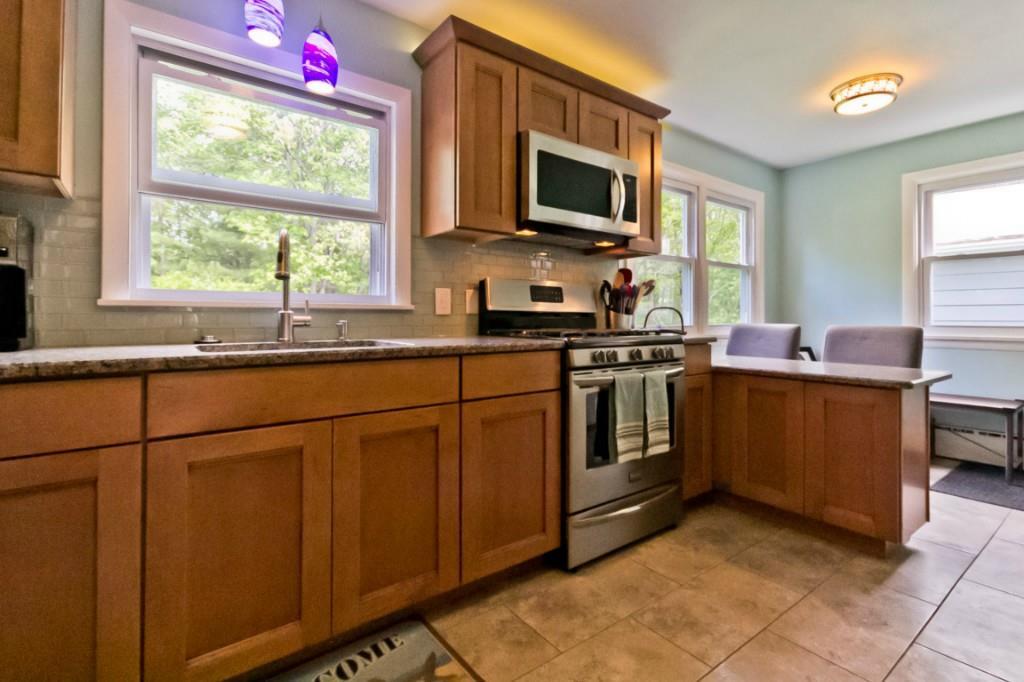304 Mitchell Road Cape Elizabeth, ME 04107 - Photo 9 of 35 Photo