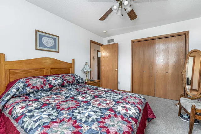 $329,000 | 1400 21st Street, Hazel Green, WI 53811