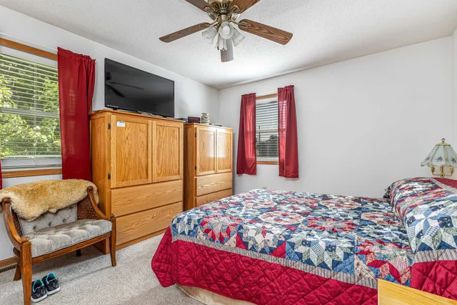 $329,000 | 1400 21st Street, Hazel Green, WI 53811