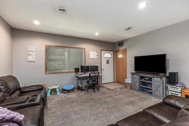 $329,000 | 1400 21st Street, Hazel Green, WI 53811