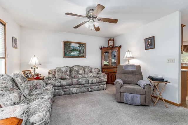 $329,000 | 1400 21st Street, Hazel Green, WI 53811