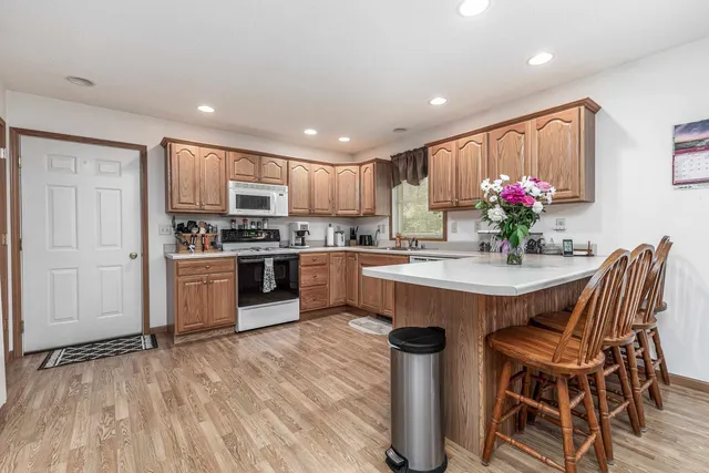 $329,000 | 1400 21st Street, Hazel Green, WI 53811