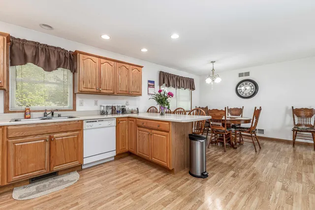 $329,000 | 1400 21st Street, Hazel Green, WI 53811