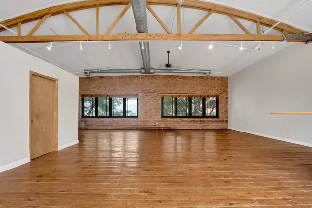 $389,000 | 1617 South Michigan Avenue, Unit 202, Chicago, IL 60616