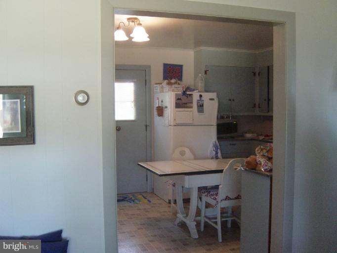 6115 Twin Point Cove Road Cambridge, MD 21613 - Photo 11 of 28 Eat-in-Kitchen