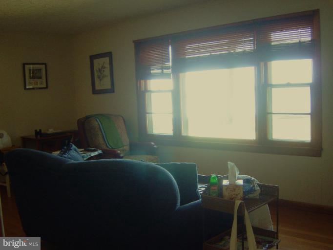 6115 Twin Point Cove Road Cambridge, MD 21613 - Photo 14 of 28 Living Room