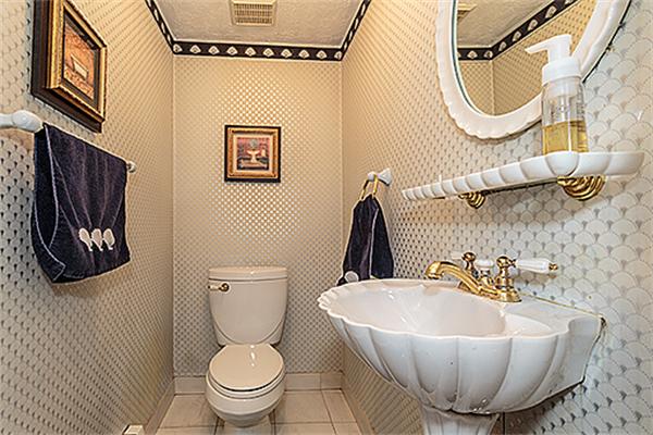 65 Richardson Road Belmont, MA 02478 - Photo 13 of 30 Gallery Image 13
