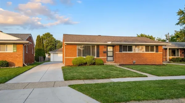$221,000 | 31496 Roan Avenue, Warren, MI 48093
