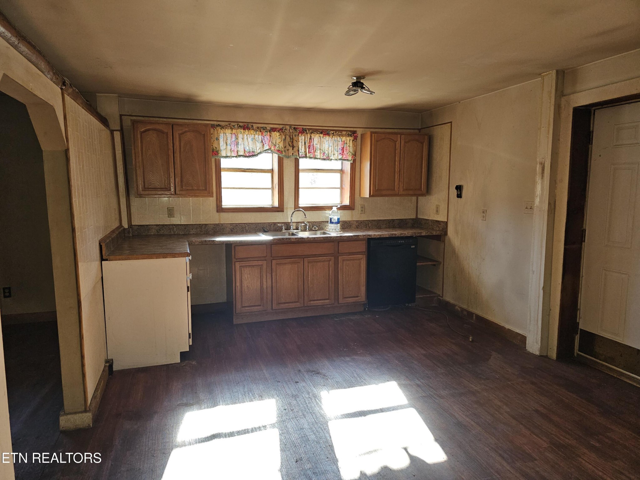 449 Smokey Branch Road Vonore, TN 37885 - Photo 10 of 24 Gallery Image 10