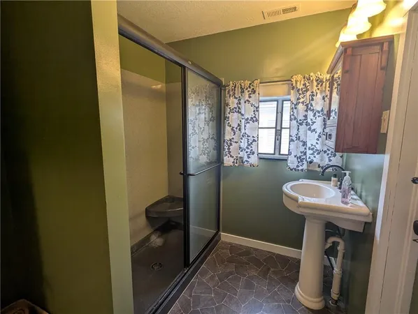 $310,000 | 506 Shawnee Street, Hiawatha, KS 66434