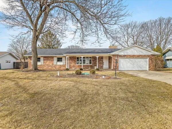655 East Petunia Lane, Beloit, WI 53511