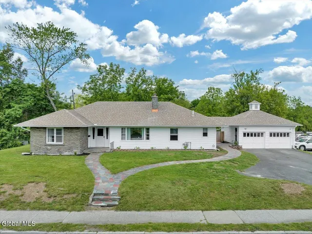 $450,000 | 55-59 Fairview Avenue, Hudson, NY 12534