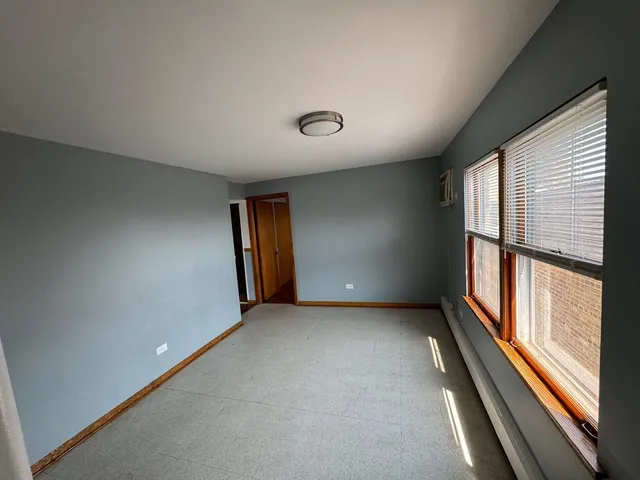 $1,300 | 3014 West 59th Street, Unit 3N, Chicago, IL 60629