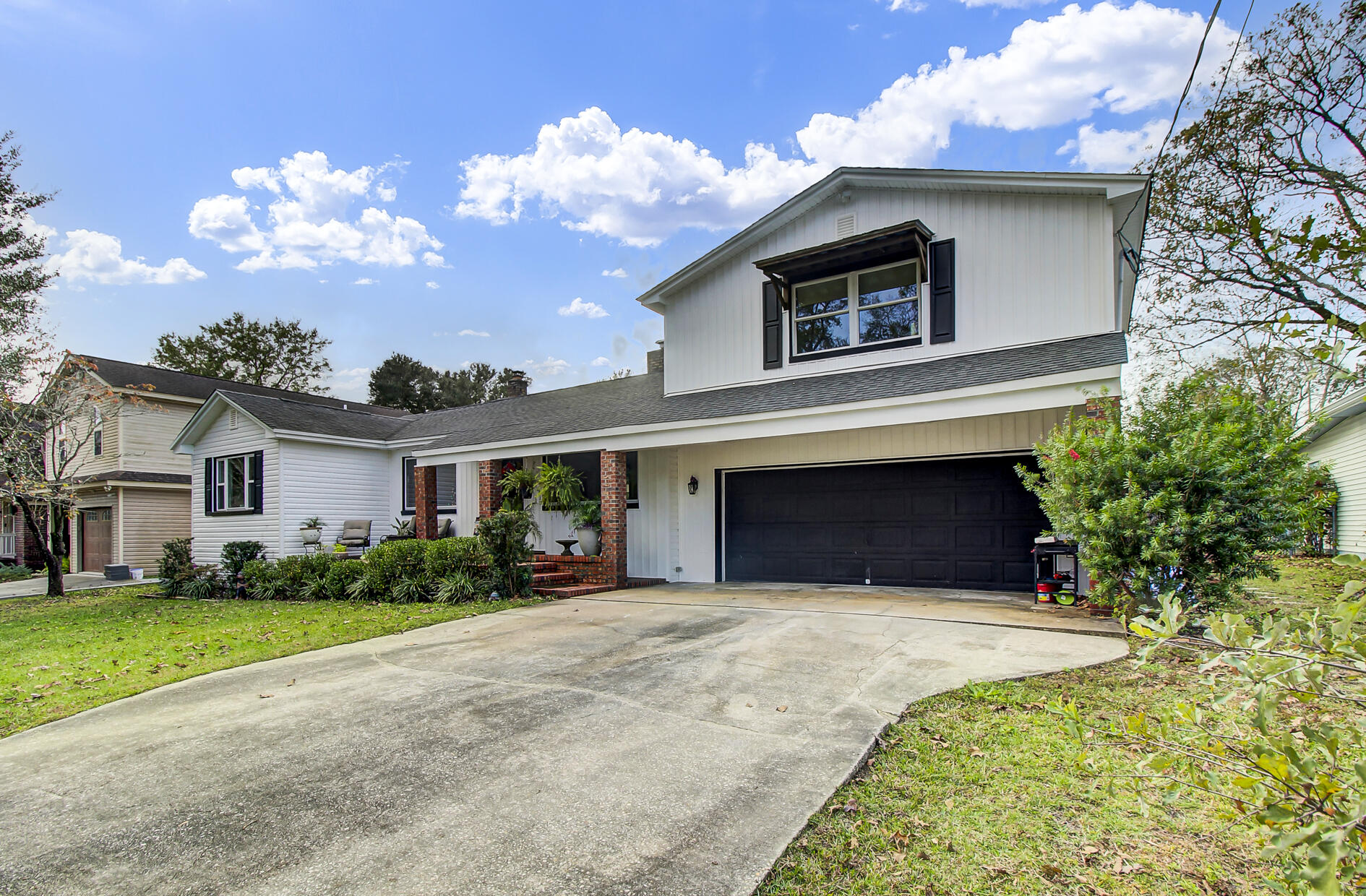 1014 Holcombe Road Hanahan, SC 29410 - Photo 5 of 53 (4)