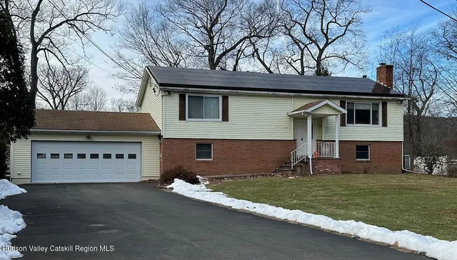 $520,000 | 208 Sawmill Road, Lake Katrine, NY 12449