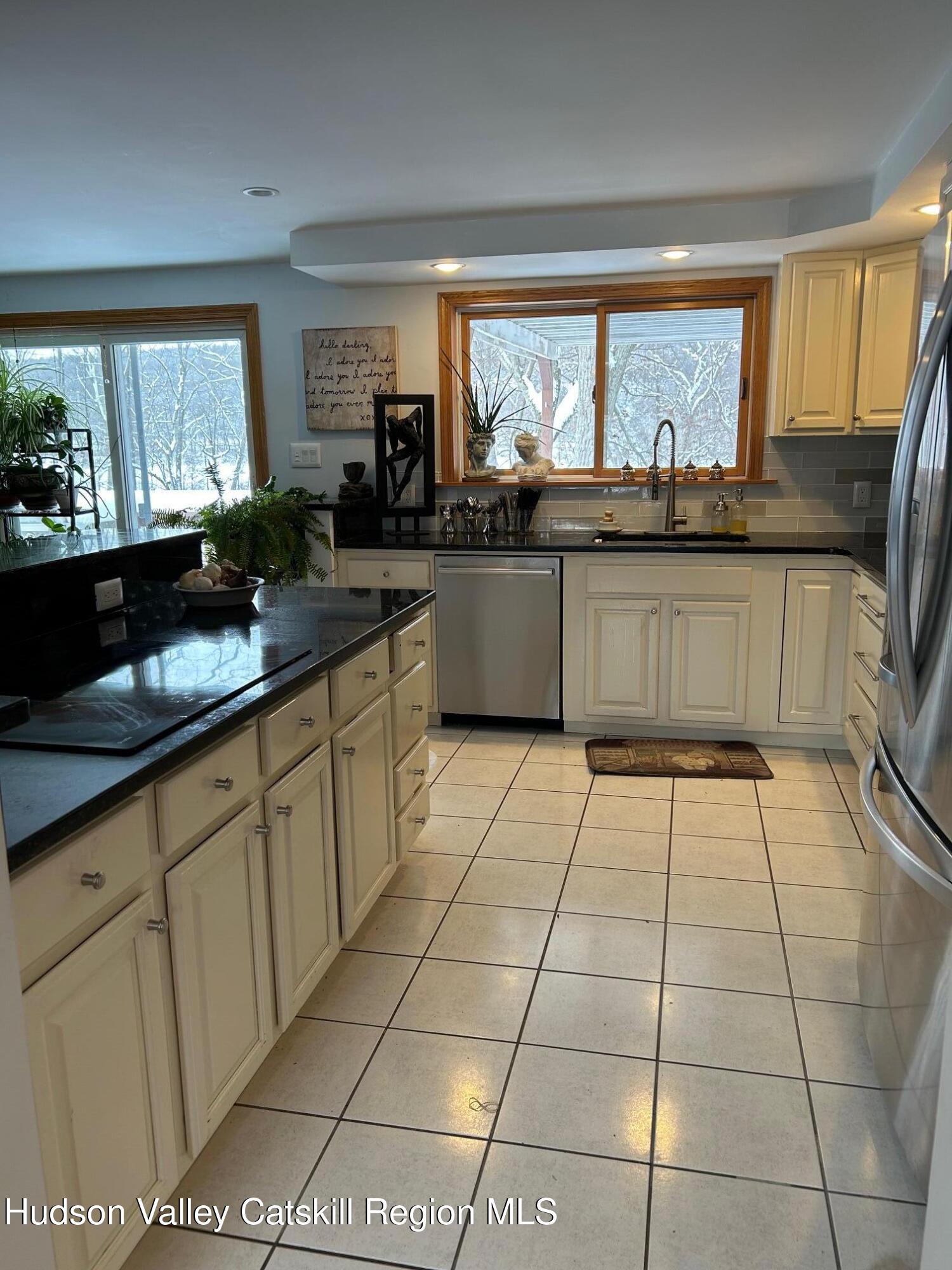 208 Sawmill Road Lake Katrine, NY 12449 - Photo 6 of 48 IMG_7137