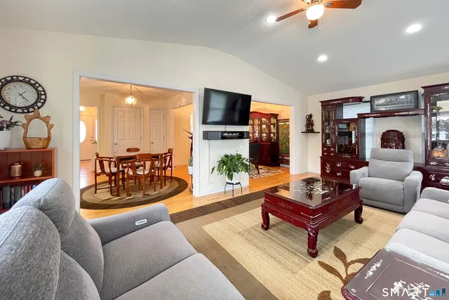 $674,900 | 1 Bertini Lane, Wallingford, CT 06492