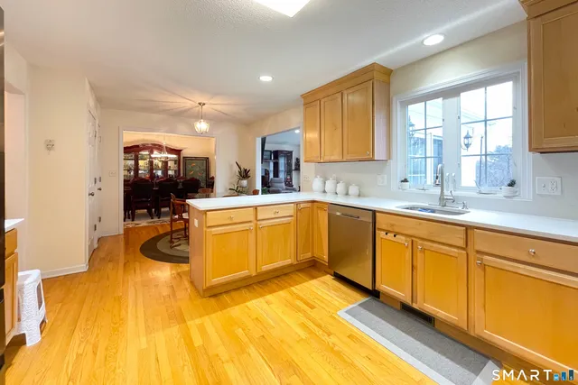 $674,900 | 1 Bertini Lane, Wallingford, CT 06492