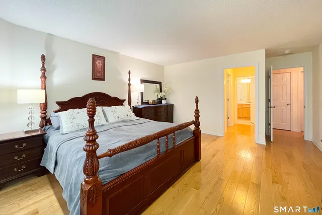 $674,900 | 1 Bertini Lane, Wallingford, CT 06492