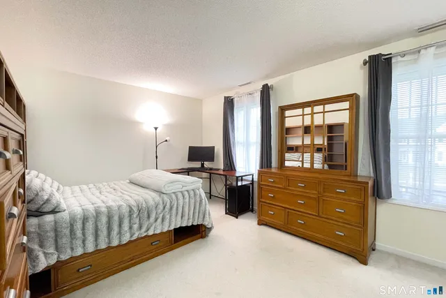 $674,900 | 1 Bertini Lane, Wallingford, CT 06492