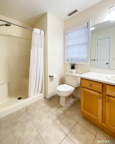 $674,900 | 1 Bertini Lane, Wallingford, CT 06492